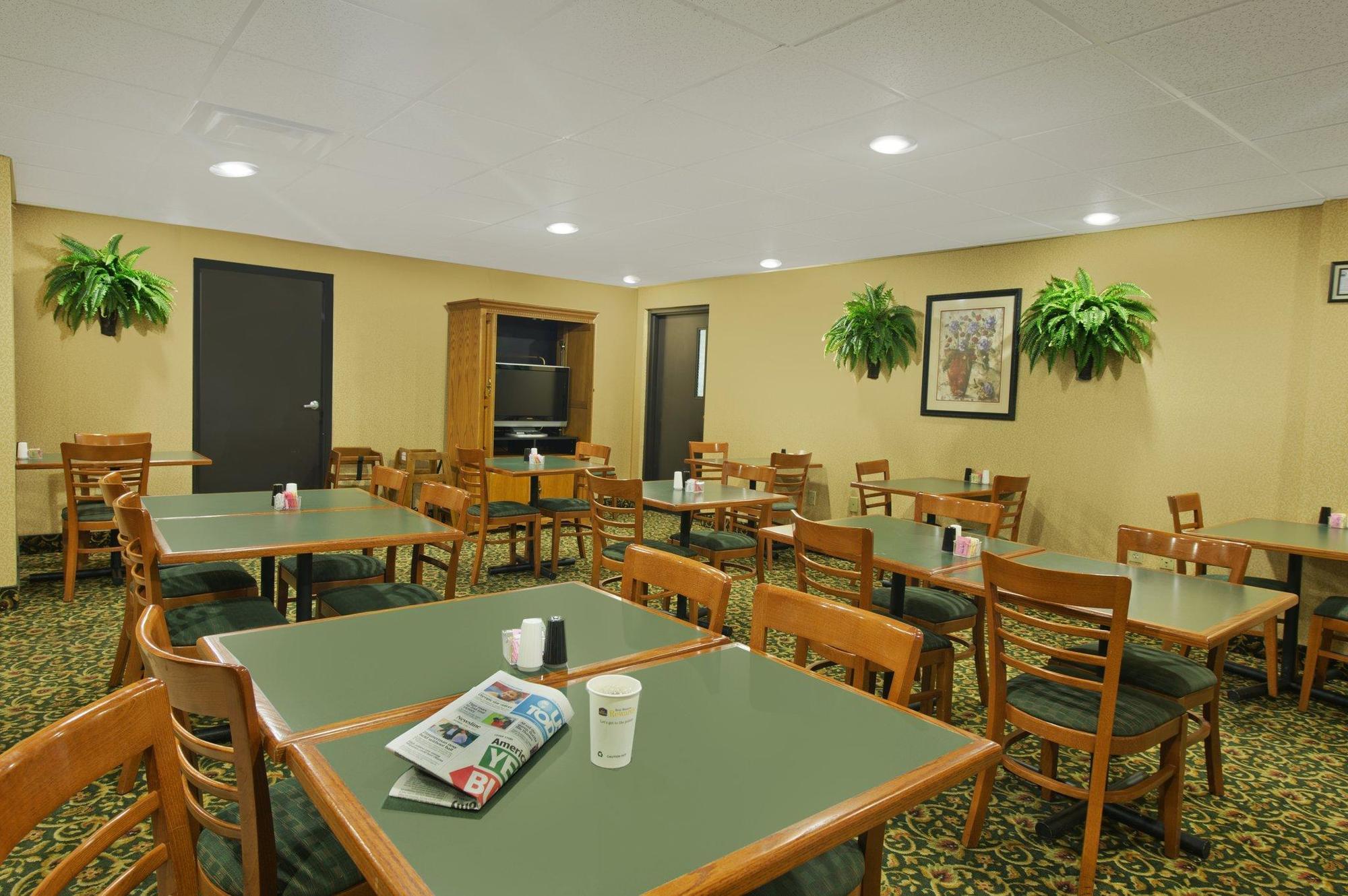 Rodeway Inn 3*